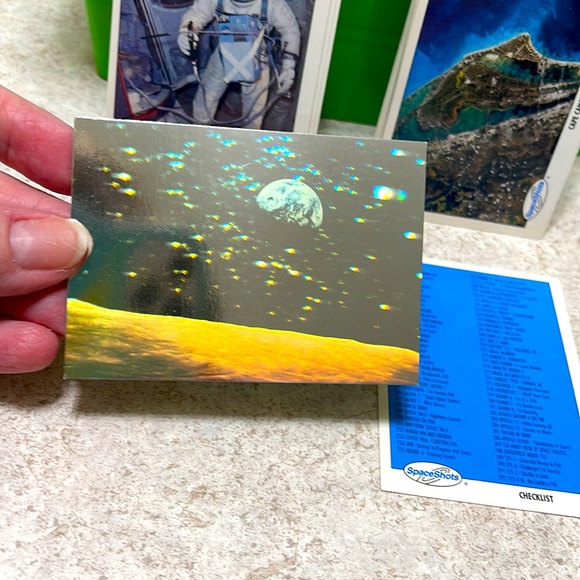 BNWOT SPACE SHOTS SERIES 3 110 CARD INTERNATIONAL EDITION BOXED SET - Picture 4 of 5